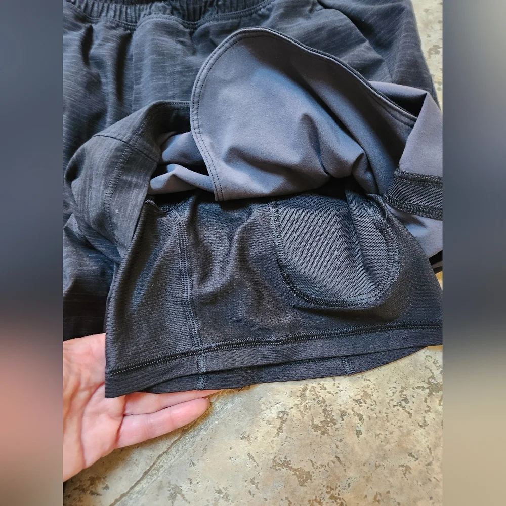 Lululemon Mens Black Shorts, Size Small